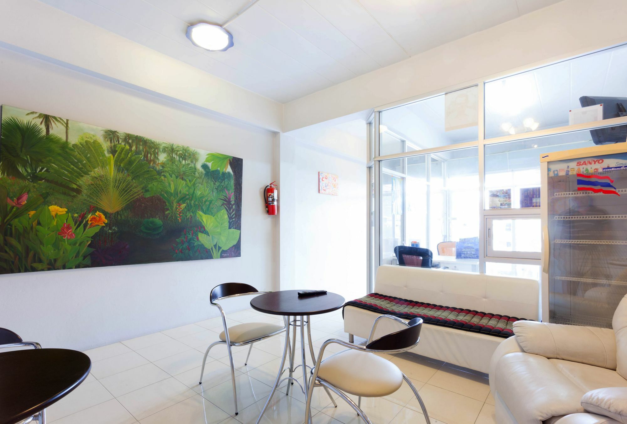 Luna Guesthouse And Travel Rawai Екстериор снимка