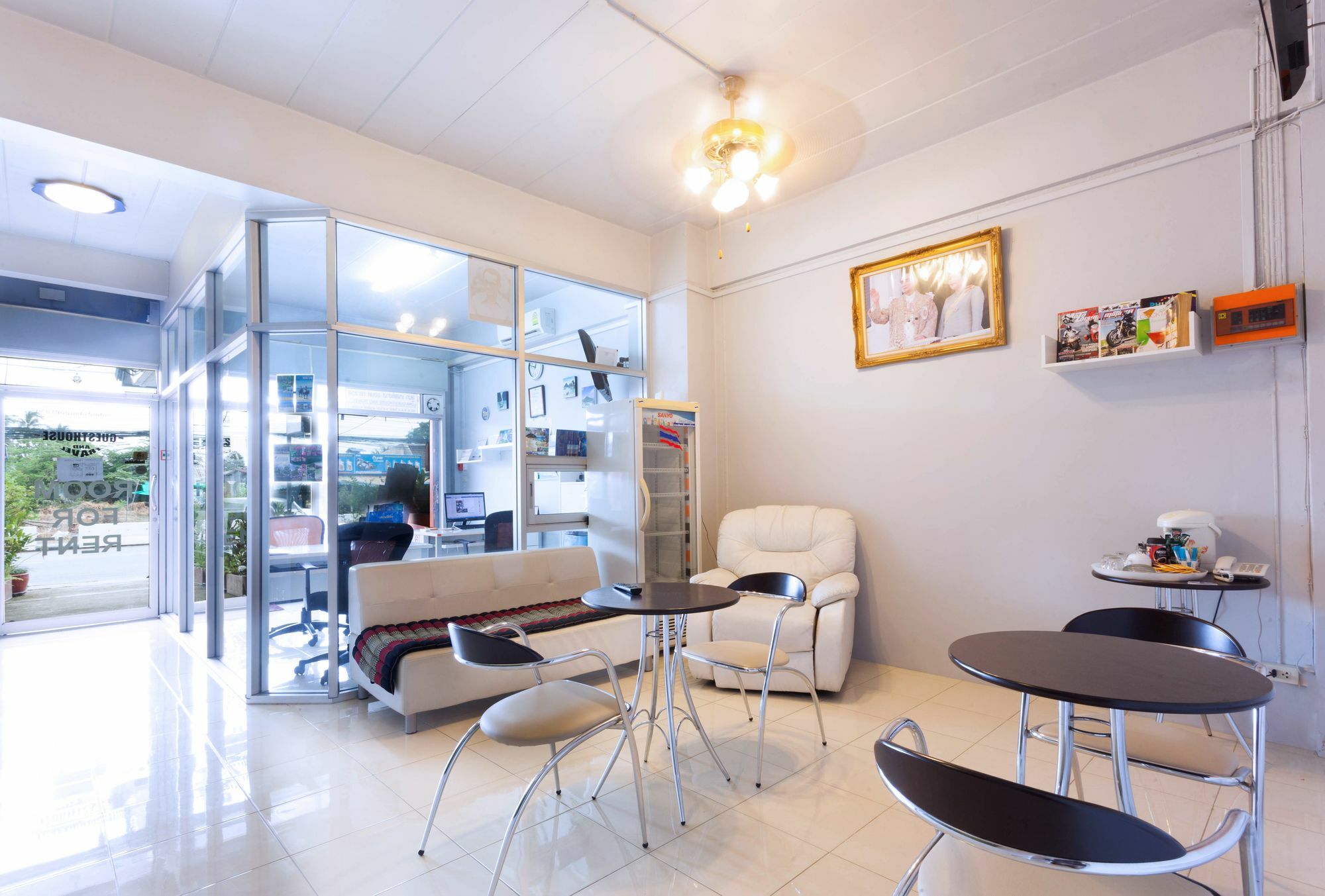 Luna Guesthouse And Travel Rawai Екстериор снимка