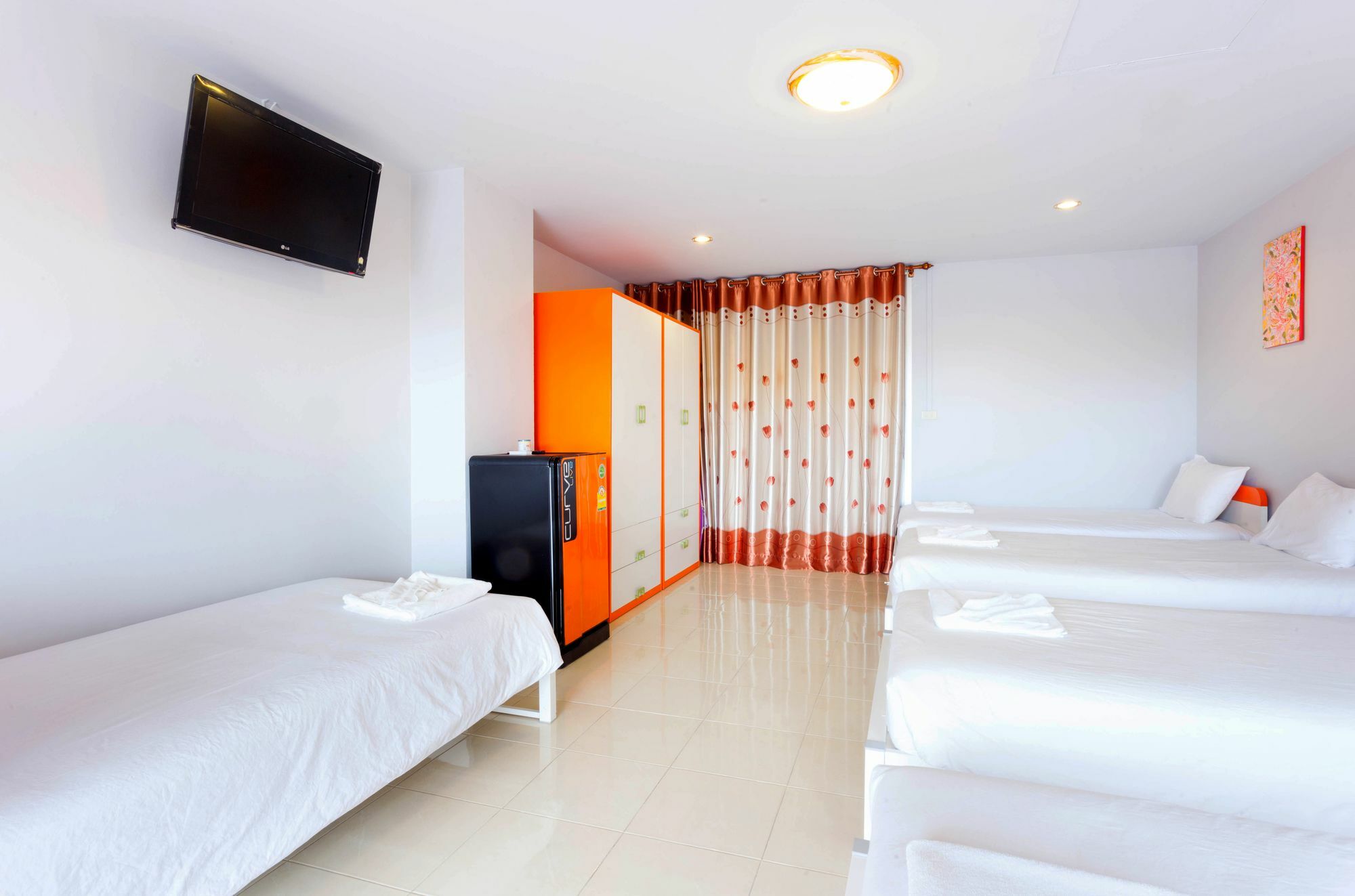 Luna Guesthouse And Travel Rawai Екстериор снимка