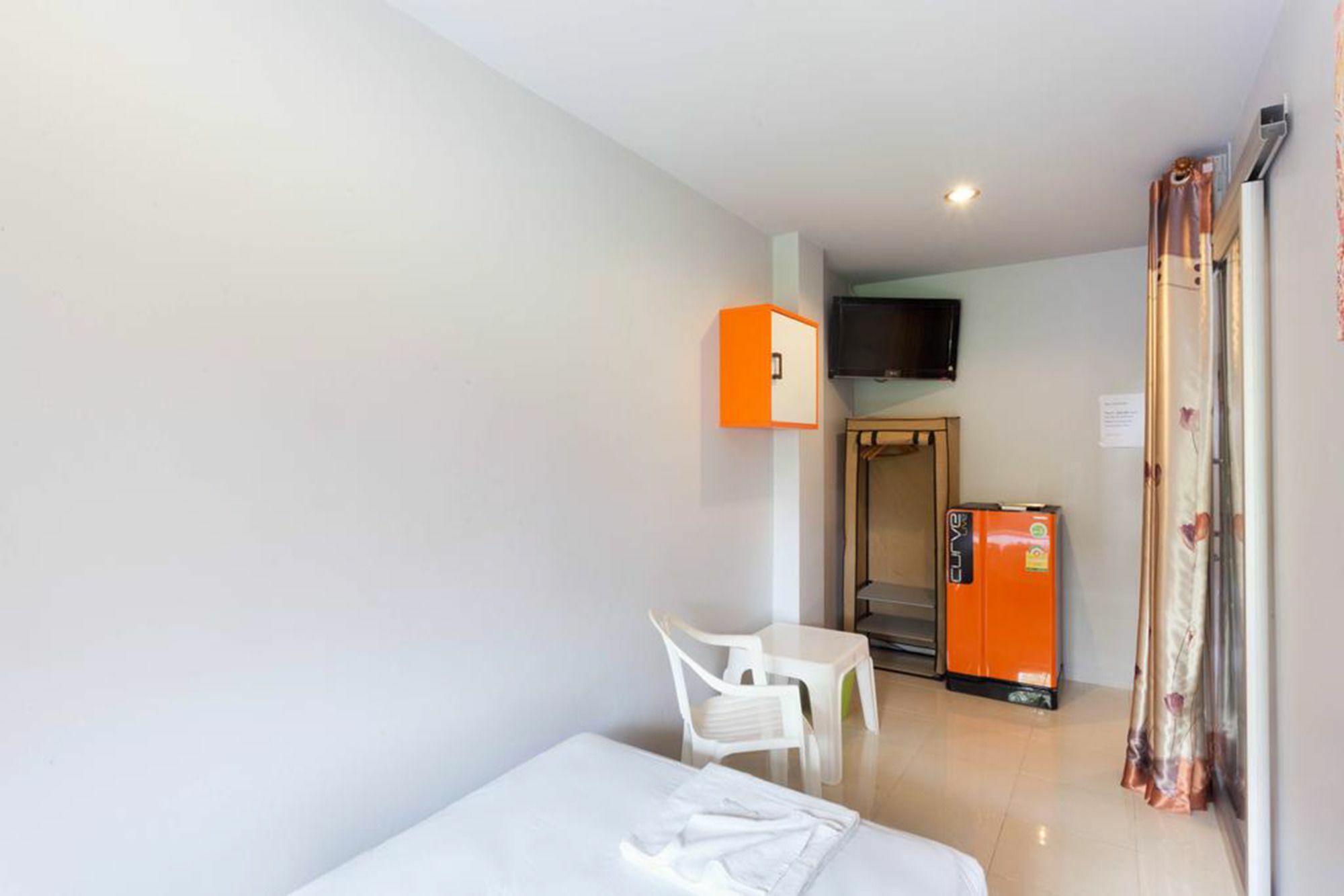 Luna Guesthouse And Travel Rawai Екстериор снимка