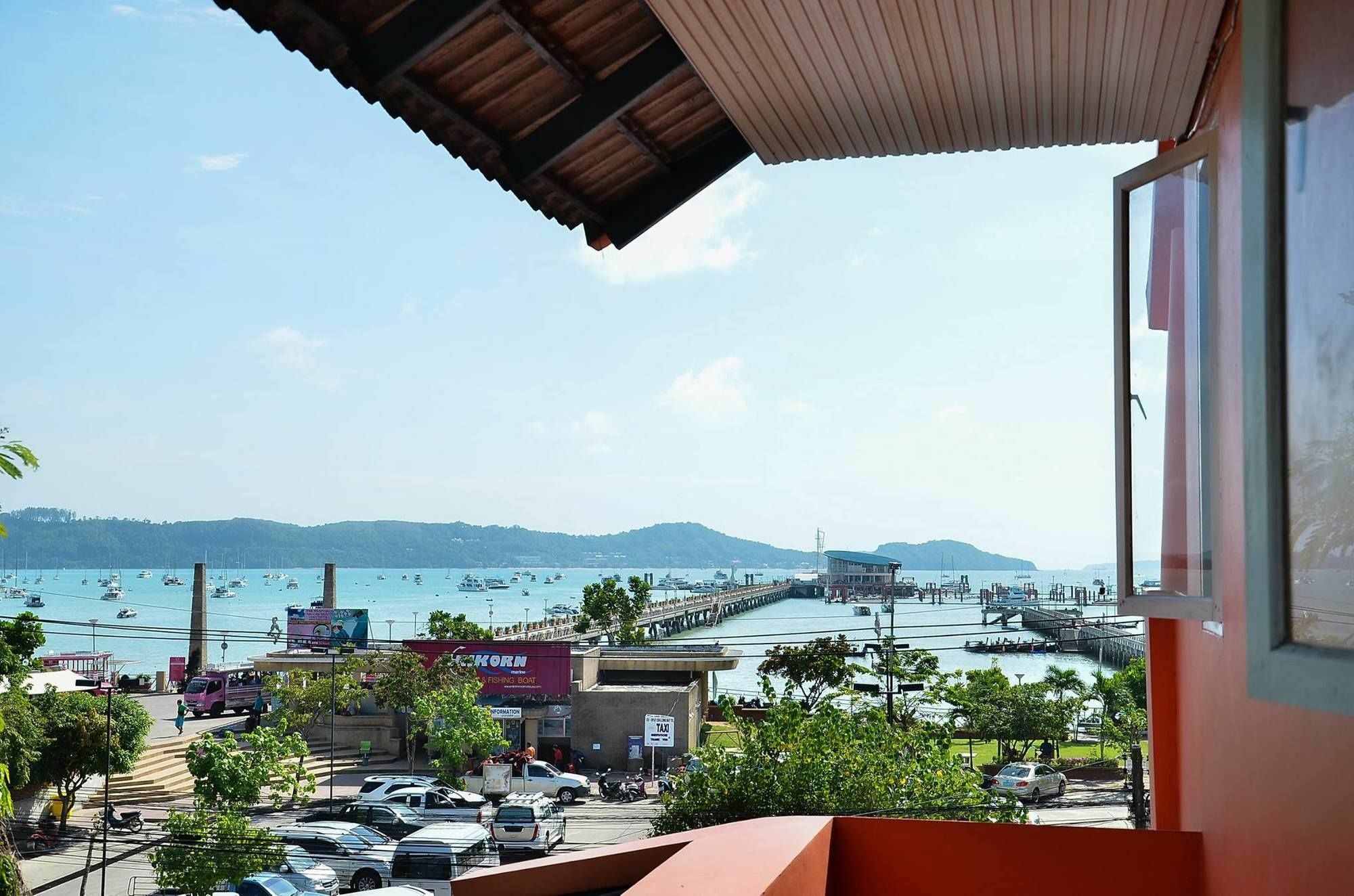 Luna Guesthouse And Travel Rawai Екстериор снимка