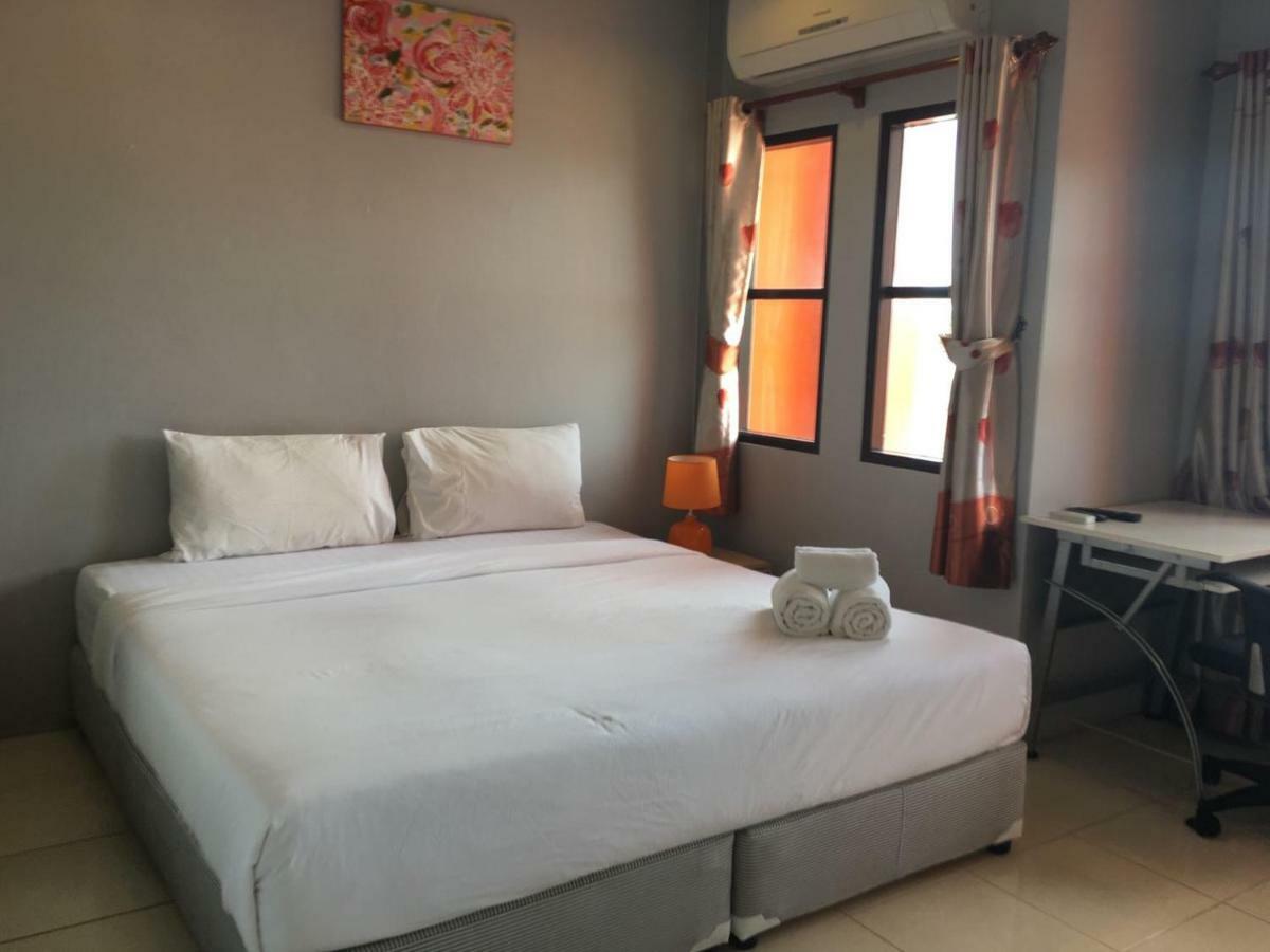 Luna Guesthouse And Travel Rawai Екстериор снимка