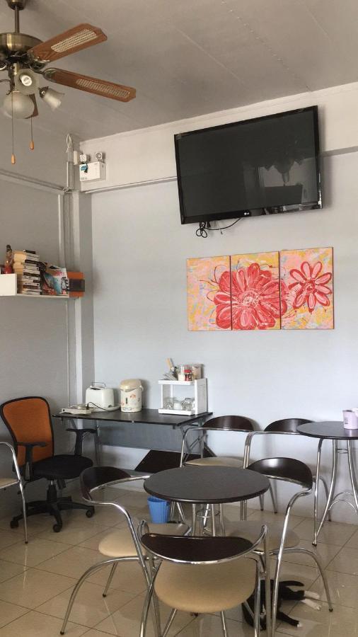 Luna Guesthouse And Travel Rawai Екстериор снимка