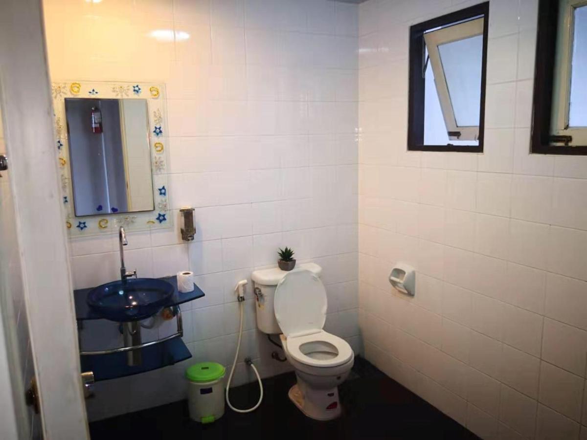 Luna Guesthouse And Travel Rawai Екстериор снимка
