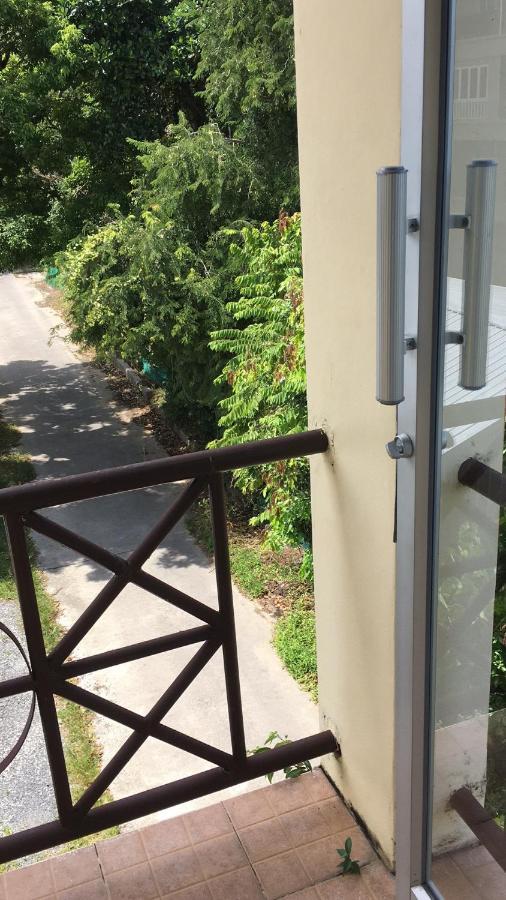 Luna Guesthouse And Travel Rawai Екстериор снимка